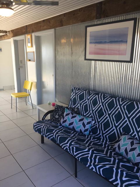 SHAKIN' SHACK - Sydney 4u 10