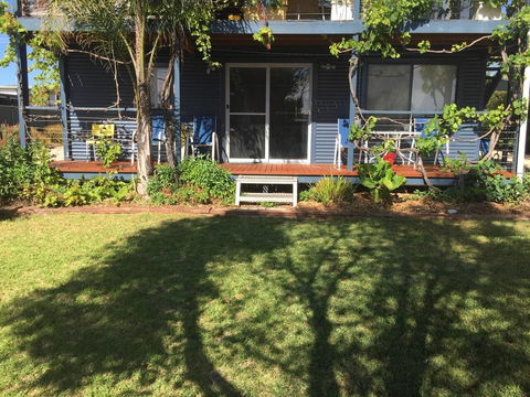 SHAKIN' SHACK - Sydney 4u 1