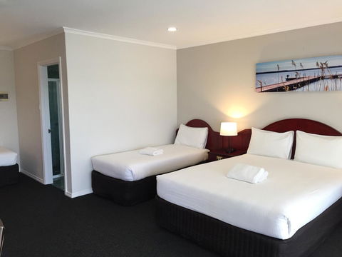 Hilton Beachfront Motel - Sydney 4u 20