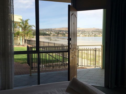 Hilton Beachfront Motel - Sydney 4u 18