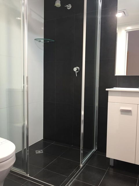 Hilton Beachfront Motel - Sydney 4u 23