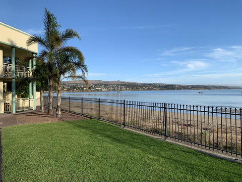 Hilton Beachfront Motel - Sydney 4u 4