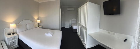 Hilton Beachfront Motel - Sydney 4u 39