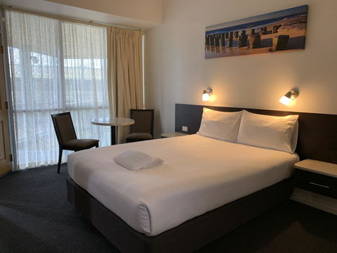 Hilton Beachfront Motel - Sydney 4u 1