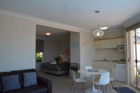 The Bluff Resort Apartments - Sydney 4u 24