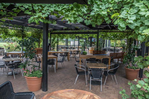 Mick O\'Sheas - Accommodation Sydney 38