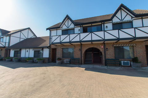 Mick O\'Sheas - Accommodation Sydney 36