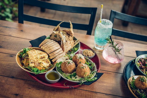 Mick O\'Sheas - Accommodation Sydney 10