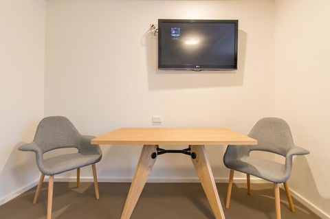 Mick O\'Sheas - Accommodation Sydney 13