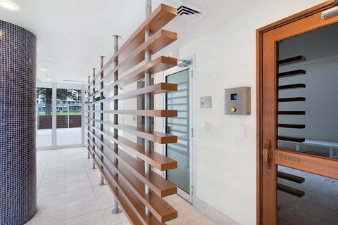 Beachside Luxury & Comfort, Ocean Views In Glenelg - Sydney 4u 27
