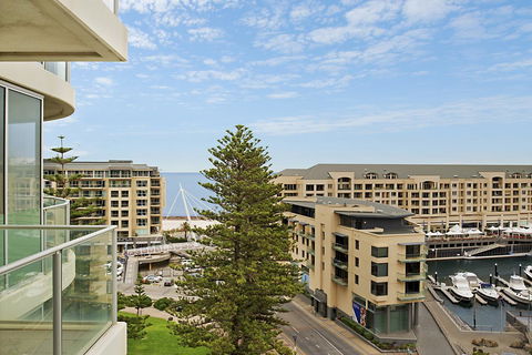 Beachside Luxury & Comfort, Ocean Views In Glenelg - Sydney 4u 25