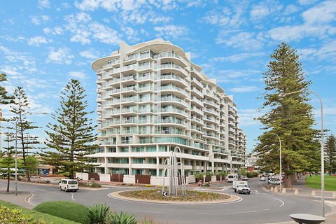 Beachside Luxury & Comfort, Ocean Views In Glenelg - Sydney 4u 22
