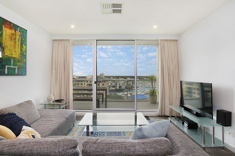 Beachside Luxury & Comfort, Ocean Views In Glenelg - Sydney 4u 8