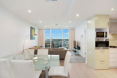 Beachside Luxury & Comfort, Ocean Views In Glenelg - Sydney 4u 7
