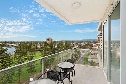 Beachside Luxury & Comfort, Ocean Views In Glenelg - Sydney 4u 23