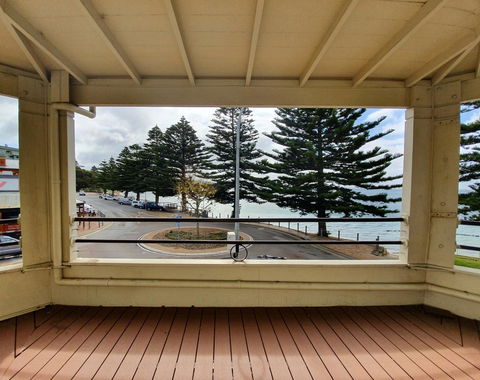 Pier Hotel Port Lincoln - Sydney 4u 13