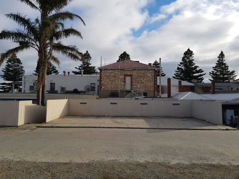 Pier Hotel Port Lincoln - Sydney 4u 31