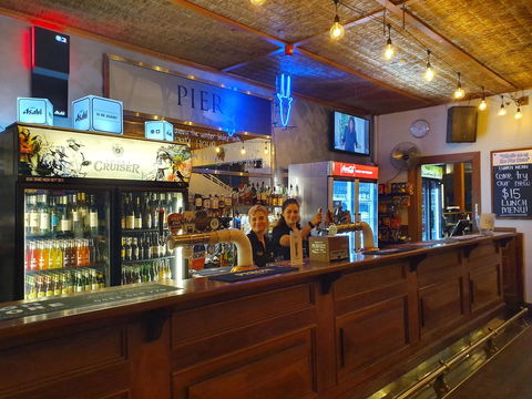 Pier Hotel Port Lincoln - Sydney 4u 6