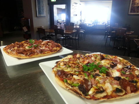 Pier Hotel Port Lincoln - Sydney 4u 28