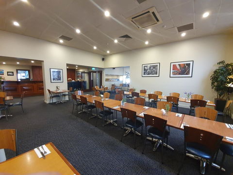 Pier Hotel Port Lincoln - Sydney 4u 9