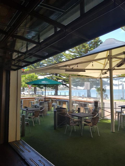 Pier Hotel Port Lincoln - Sydney 4u 30