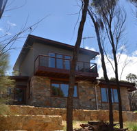 Of Stone and Wood Guesthouse - Accommodation Sydney