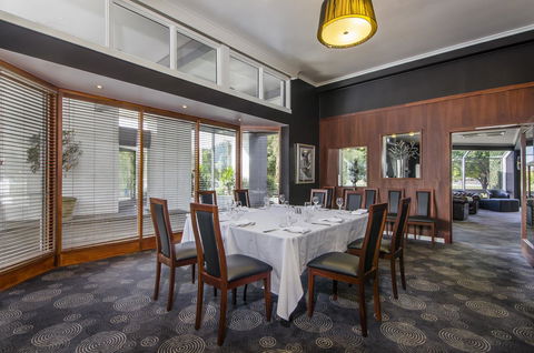 The Commodore - Sydney 4u 4