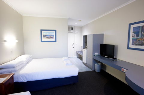 The Commodore - Sydney 4u 27