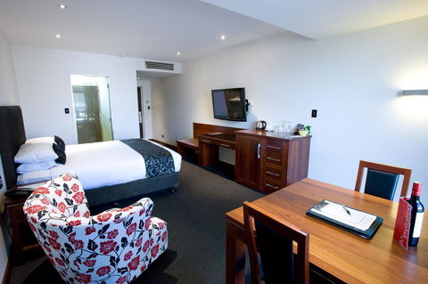 The Commodore - Sydney 4u 35
