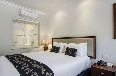 The Commodore - Sydney 4u 6