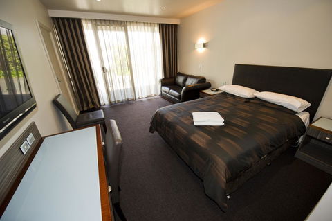 The Commodore - Sydney 4u 5