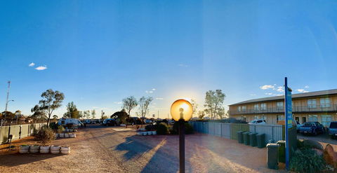 Opal Inn Hotel, Motel, Caravan Park - Sydney 4u 42