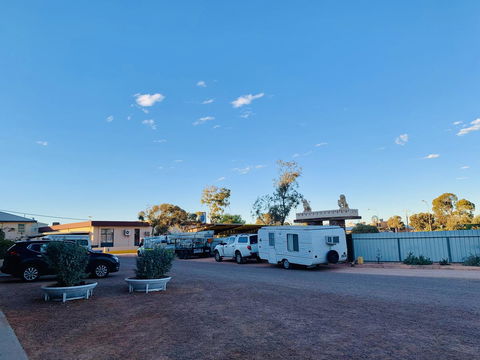 Opal Inn Hotel, Motel, Caravan Park - Sydney 4u 40