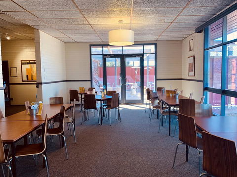 Opal Inn Hotel, Motel, Caravan Park - Sydney 4u 27