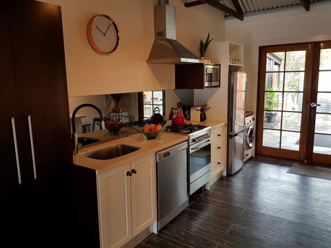Irongate Studio B&B - Sydney 4u 5