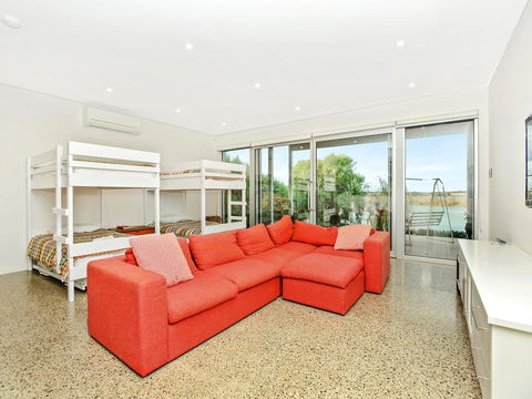 Muse On The Murray - Sydney 4u 34