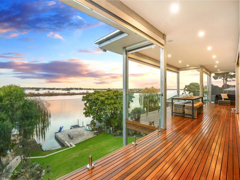 Muse On The Murray - Sydney 4u 19