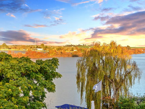 Muse On The Murray - Sydney 4u 23