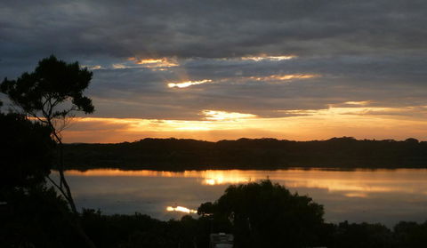 Lakeside Tourist Park - Sydney 4u 12