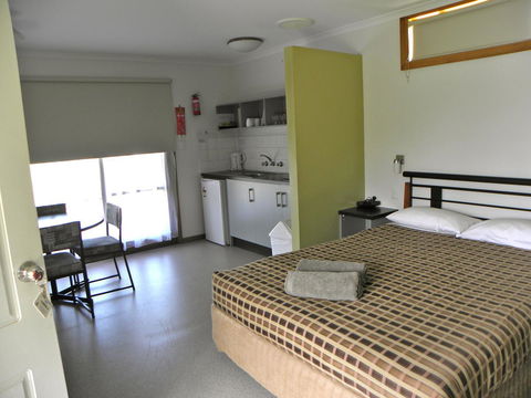 Lakeside Tourist Park - Sydney 4u 9
