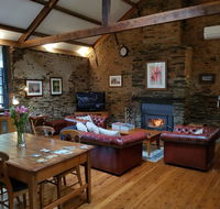 William Hunt's Retreat - Cypress Studio - Accommodation Sydney