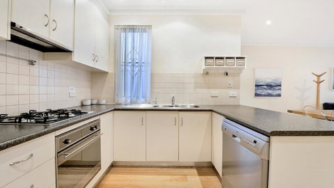 GOUGER 265 - Accommodation Sydney 15