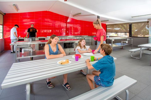 BIG4 Renmark Riverfront Holiday Park - Sydney 4u 43