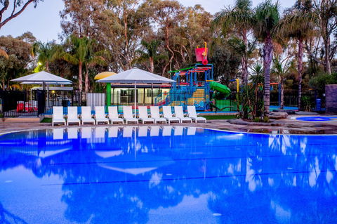 BIG4 Renmark Riverfront Holiday Park - Sydney 4u 4