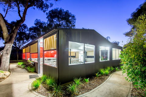 BIG4 Renmark Riverfront Holiday Park - Sydney 4u 44