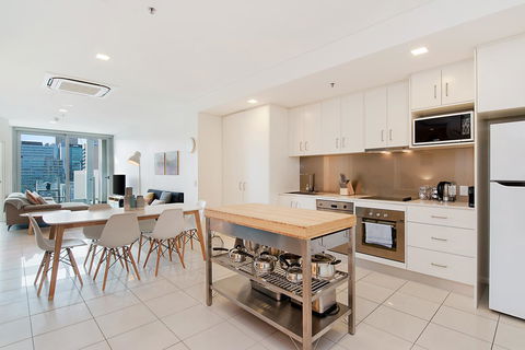 Stylish And Comfortable, Views Over Gouger St! - Sydney 4u 5