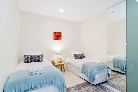 Stylish And Comfortable, Views Over Gouger St! - Sydney 4u 12