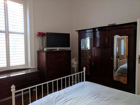 Glenelg 3 Bedroom Apartment - Sydney 4u 18
