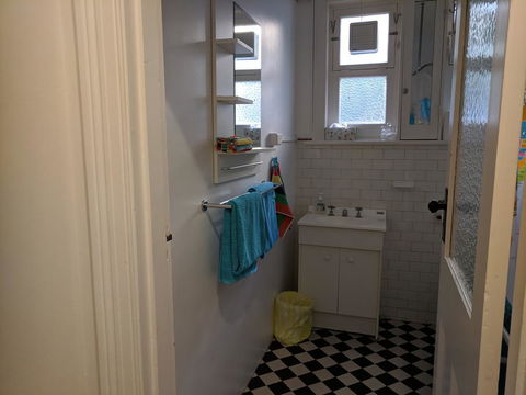 Glenelg 3 Bedroom Apartment - Sydney 4u 25
