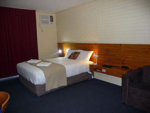 The Wine Vine Hotel - Sydney 4u 5